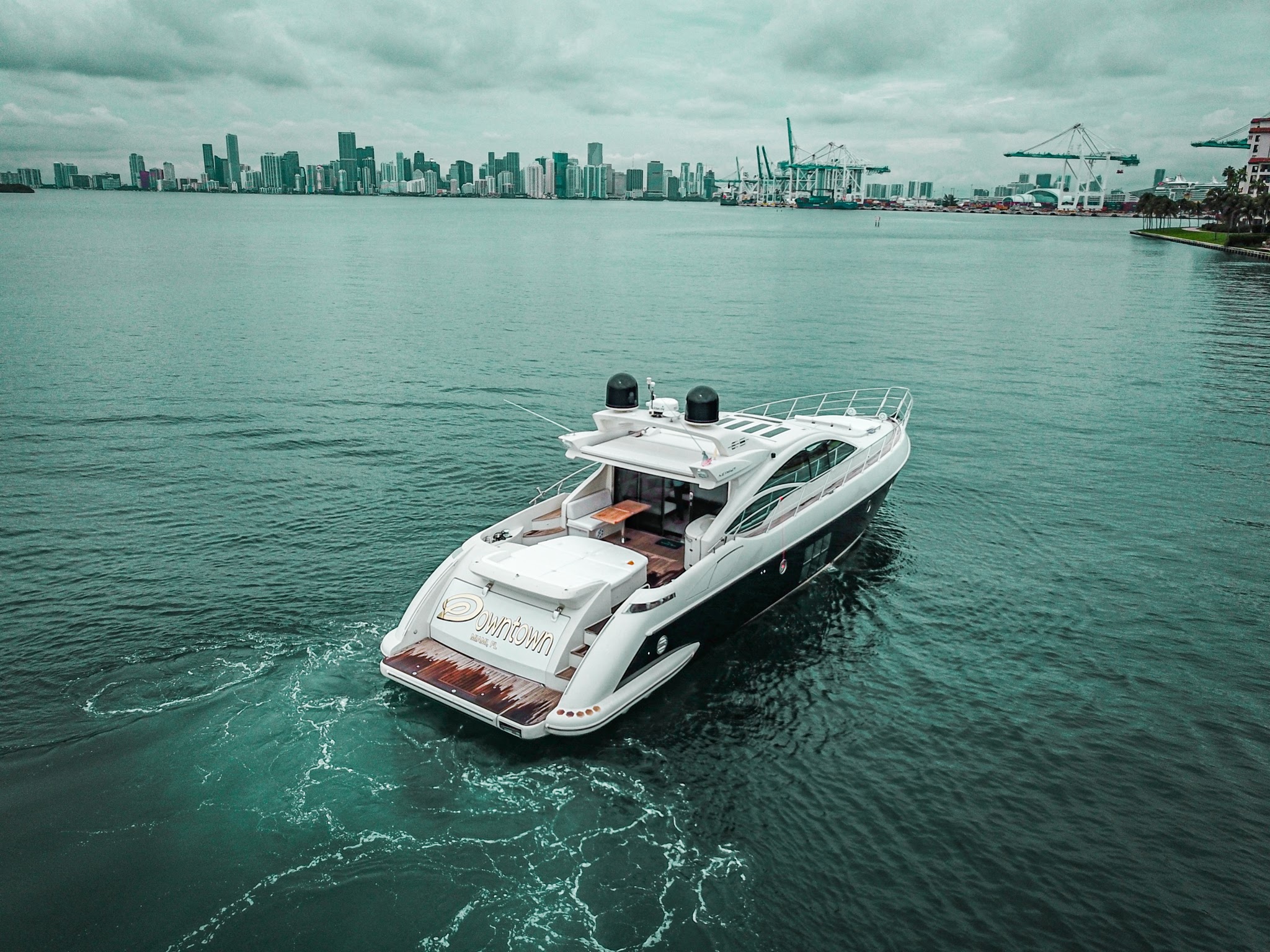 luxury yacht rentals miami beach